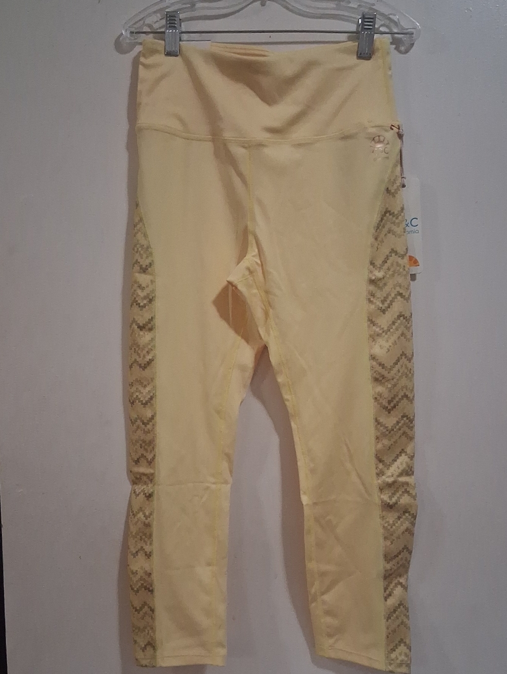 NWT C&C California Pale Yellow Womens Leggings with Chevron Side Panels
